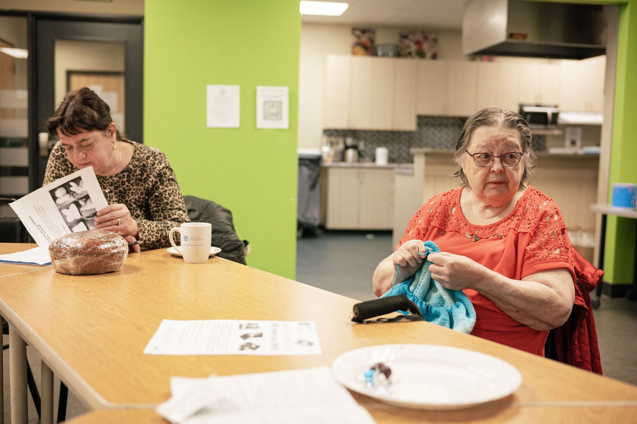 KCHC’s weekly Penguins group enjoying some crafting and togetherness. Photography by Liz Cooper Photography
